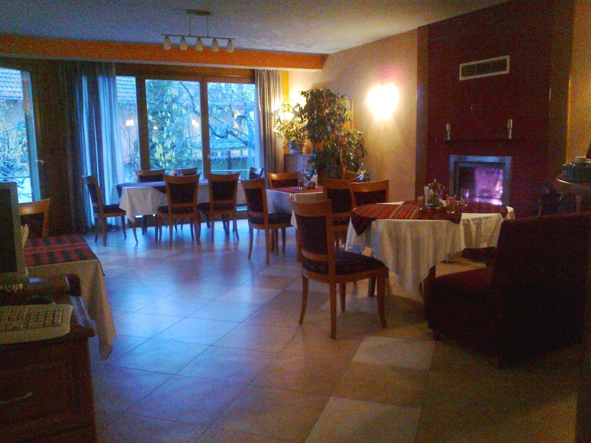 Family Hotel Sonata Samokov Exterior foto
